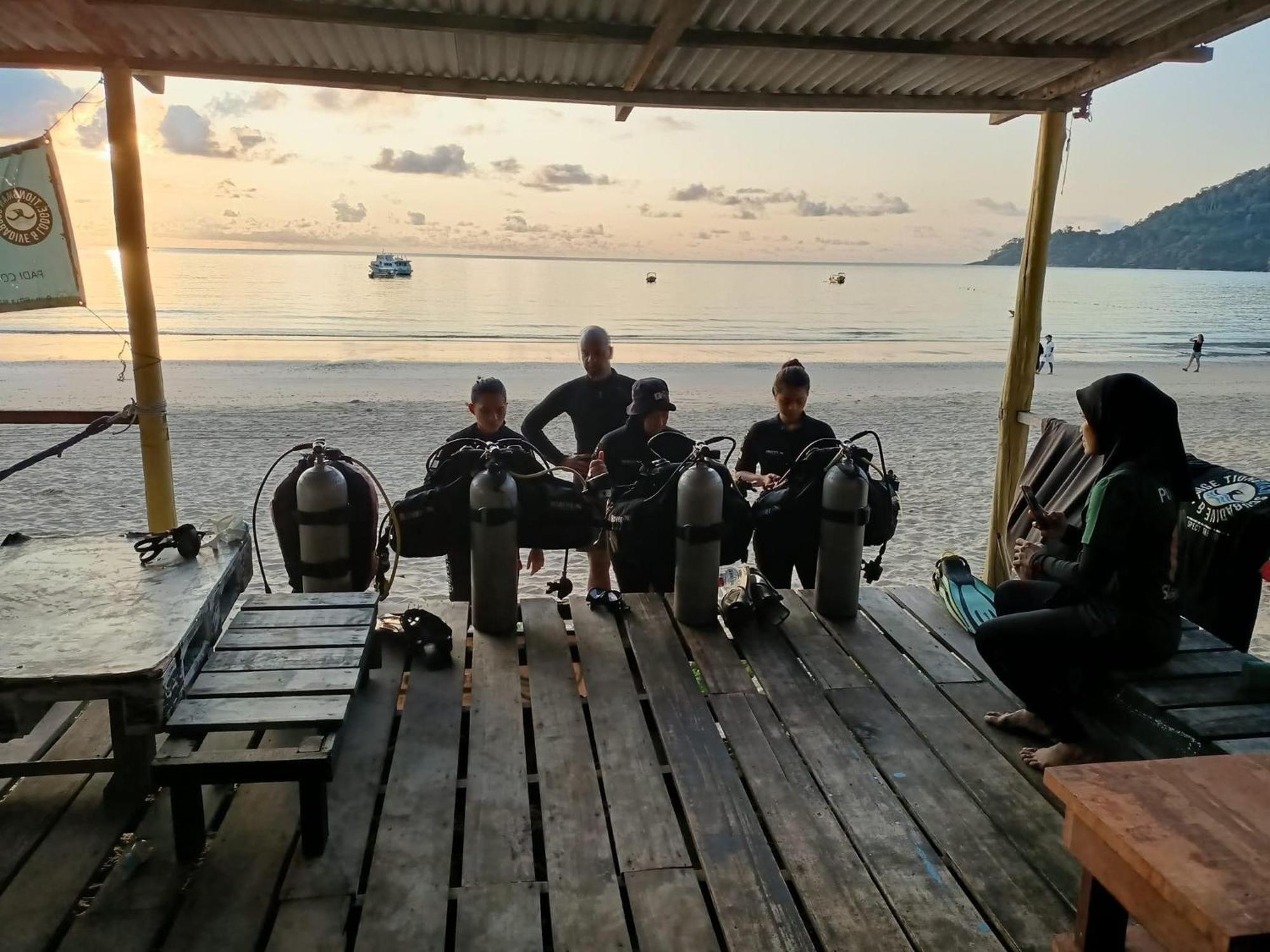 Tiongman Scubadive & Lodge Kampong Juara Exterior photo
